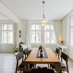 Stylish, Light-Filled Home In The Historic Center